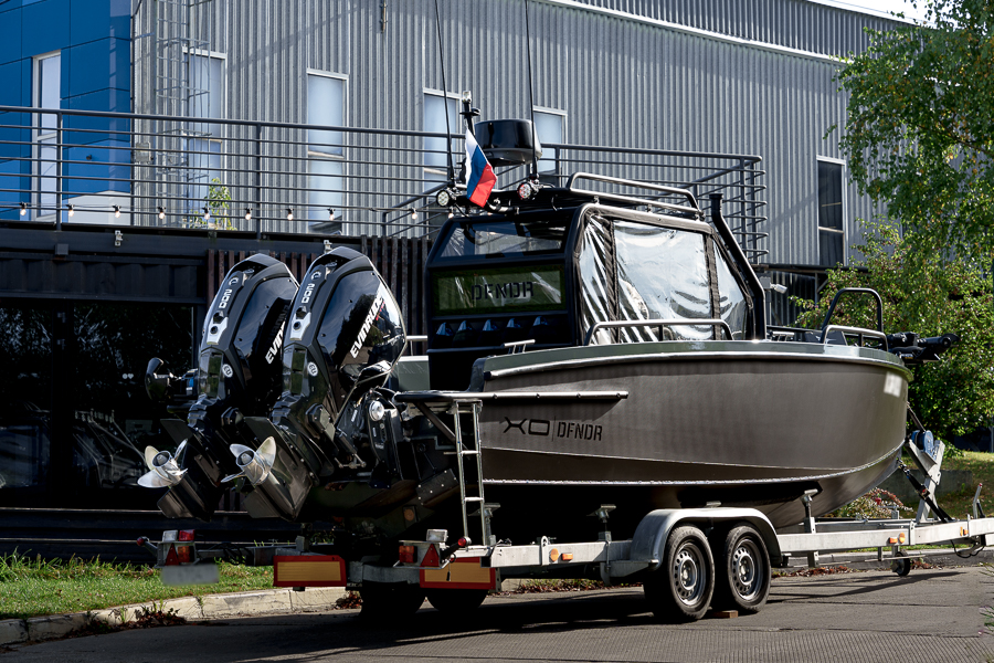 XO DFNDR с  двигателями Evinrude E-Tec G2 (2х200 л.с.)