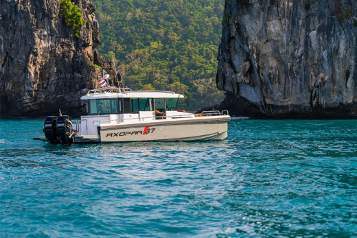 Axopar 37 Cabin