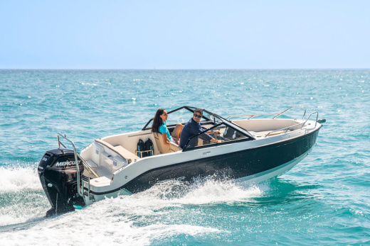 QUICKSILVER ACTIV 555 BOWRIDER