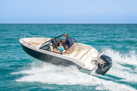 QUICKSILVER ACTIV 555 BOWRIDER