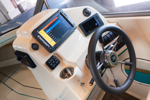 КАТЕР ENIGMA 590 HT (БИРЮЗОВЫЙ) С МОТОРОМ YAMAHA 150