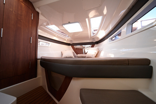 QUICKSILVER ACTIV 805 CRUISER