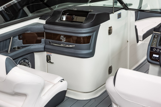 Chaparral 30 SURF