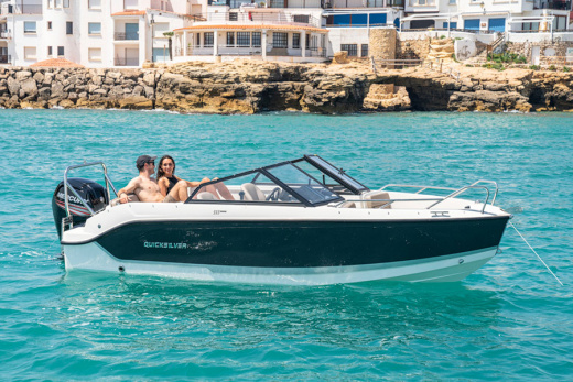 QUICKSILVER ACTIV 555 BOWRIDER