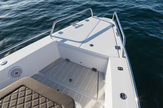 Axopar 37 Cabin